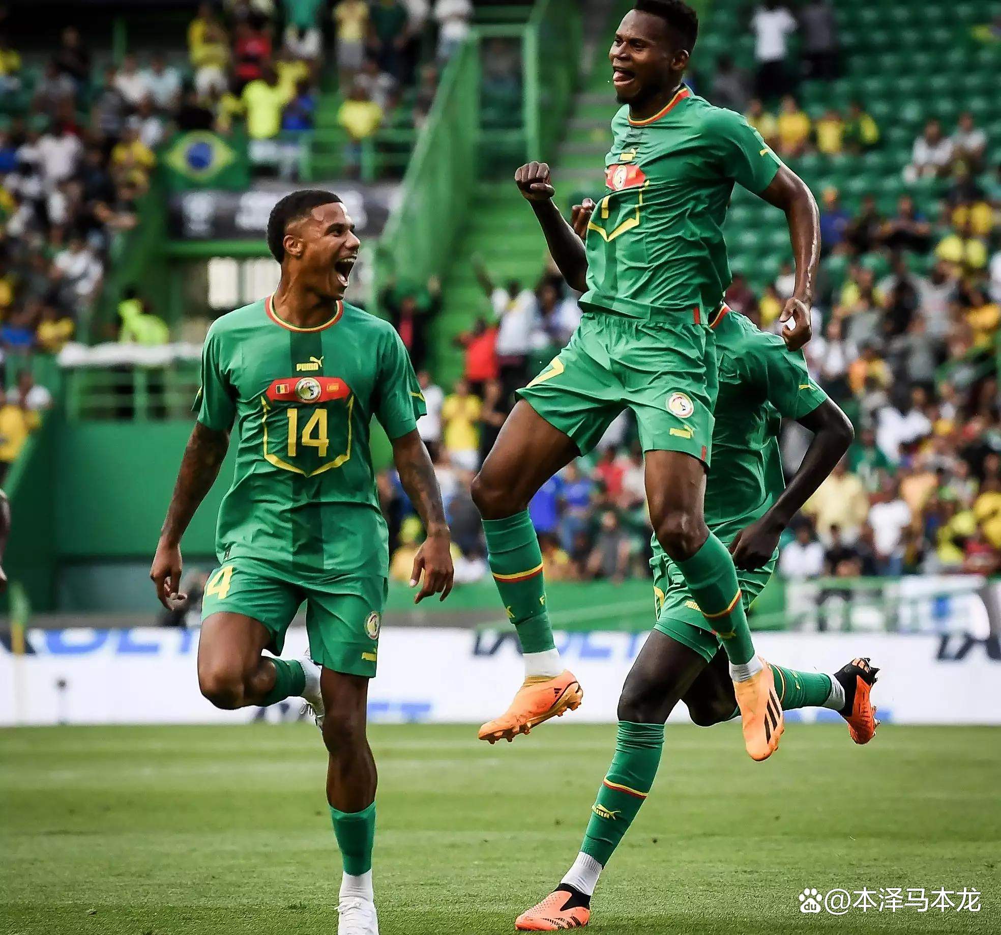 乌拉圭鏖战智利,博格巴制霸全场 乌拉圭鏖战智利,博格巴制霸全场