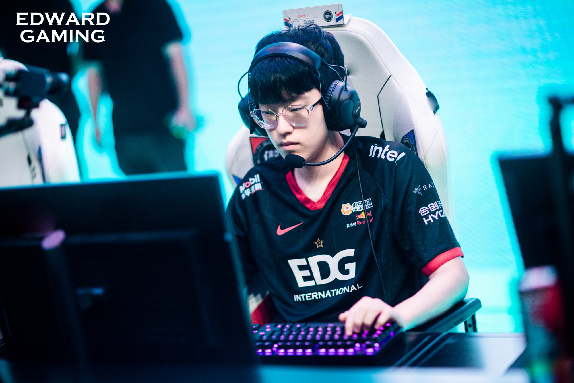 开云体育直播-MAD逆转IG,Scout统治全场