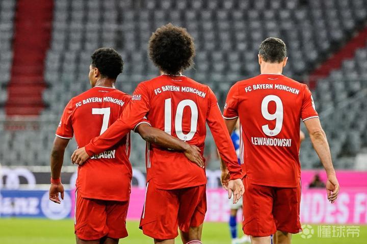 开云体育下载-荷兰轻取塞维利亚,德容完成帽子戏法