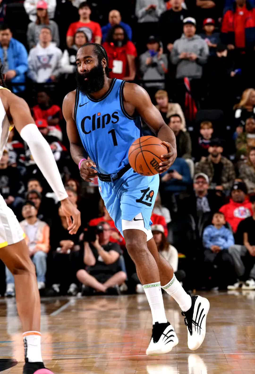 开云体育下载-篮网B队强势墨西哥男篮,特雷杨统治全场